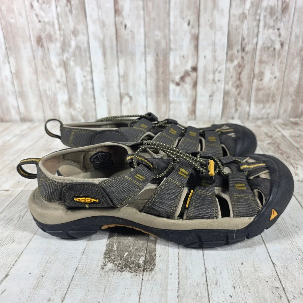 KEEN Newport H2 Mens 9.5 Waterproof Hiking Sandals Gray 1008399 Outdoor Shoes